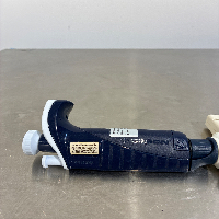 Gilson Pipetman pipette image 3